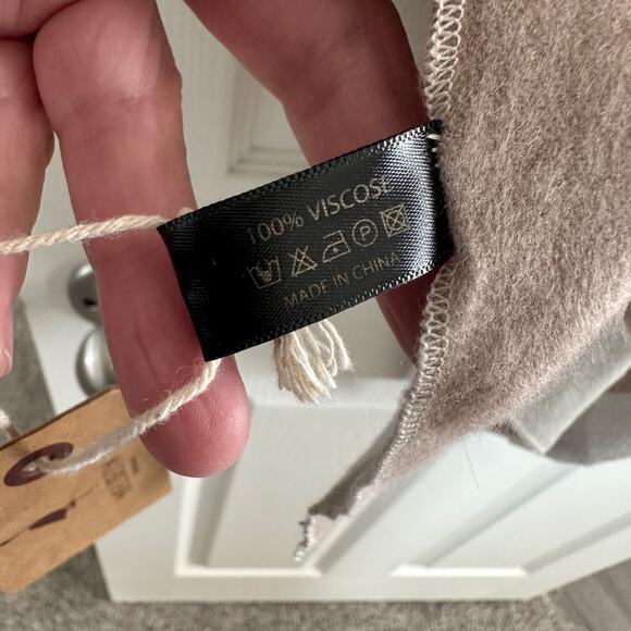 mellifluous ruana cape beige cream viscose wrap scarf sweater poncho open front - Picture 6 of 7